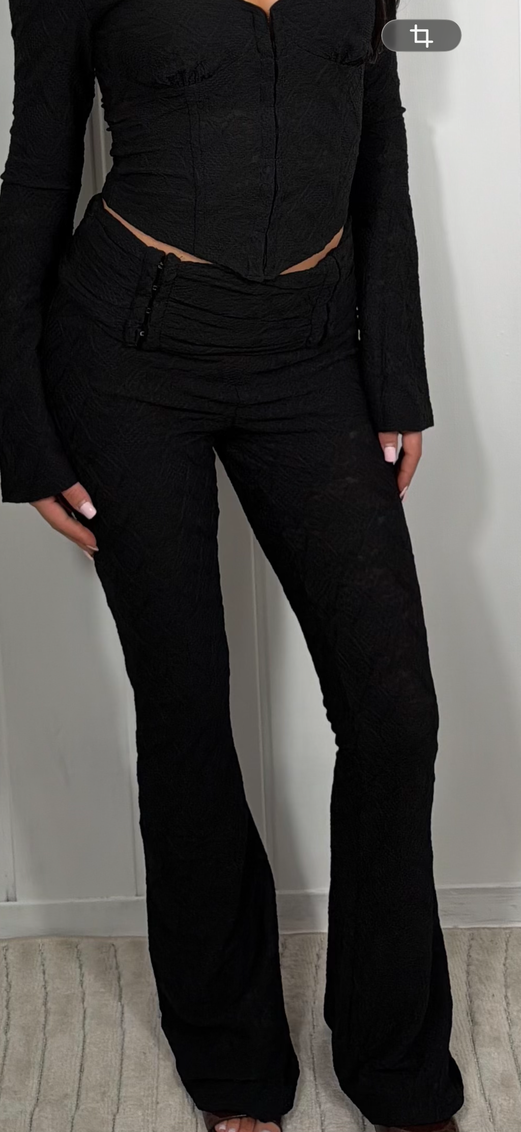 Texturierte Spitzenhose mit umgeschlagenen Bund
